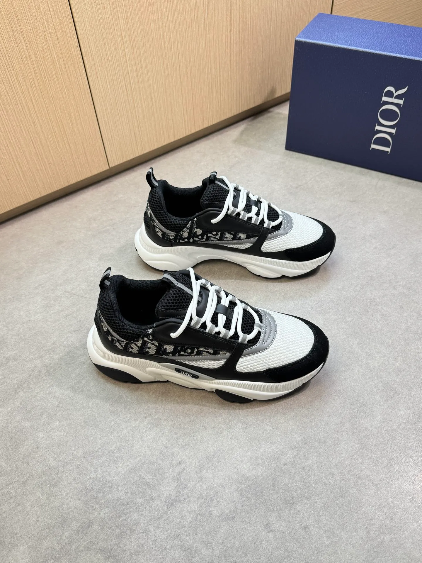 Factory price: 460💰[Dior] Dior - high-end quality original order 🔍🔍🔍 casual sports shoes - upper: 🔝 stone pattern calfskin, high silk mesh canvas, brand totem cloth, tongue and heel; reflective brand webbing - lining: brand canvas - original: ultra-light T men's shoes 💰U foam rubber; two-color molded outsole -Ultra-high quality control·Fine workmanship: highlighted (high-end·nobility·grade) -Size: 39-44 (38, 45, 46, 47, can be customized)·D9285